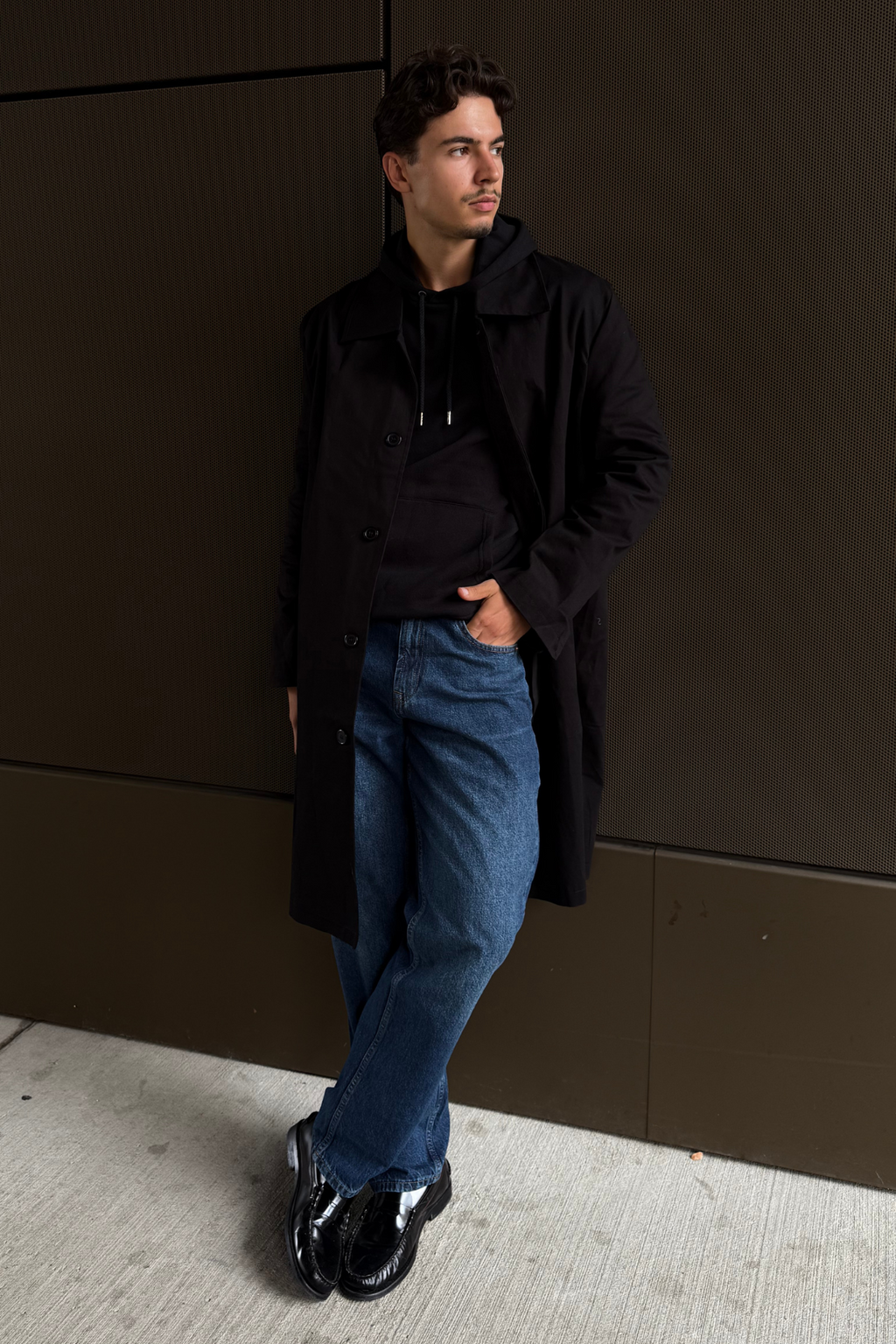 Philip Trenchcoat - musta