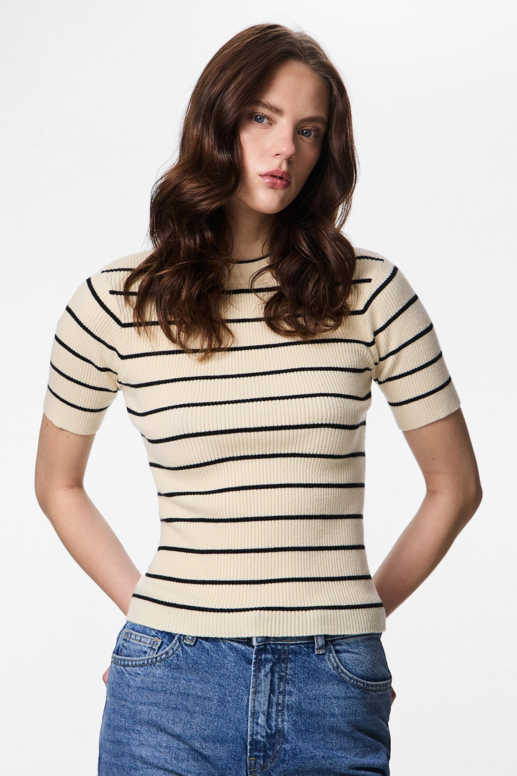 Mira O-Neck Knit - Koivunmusta