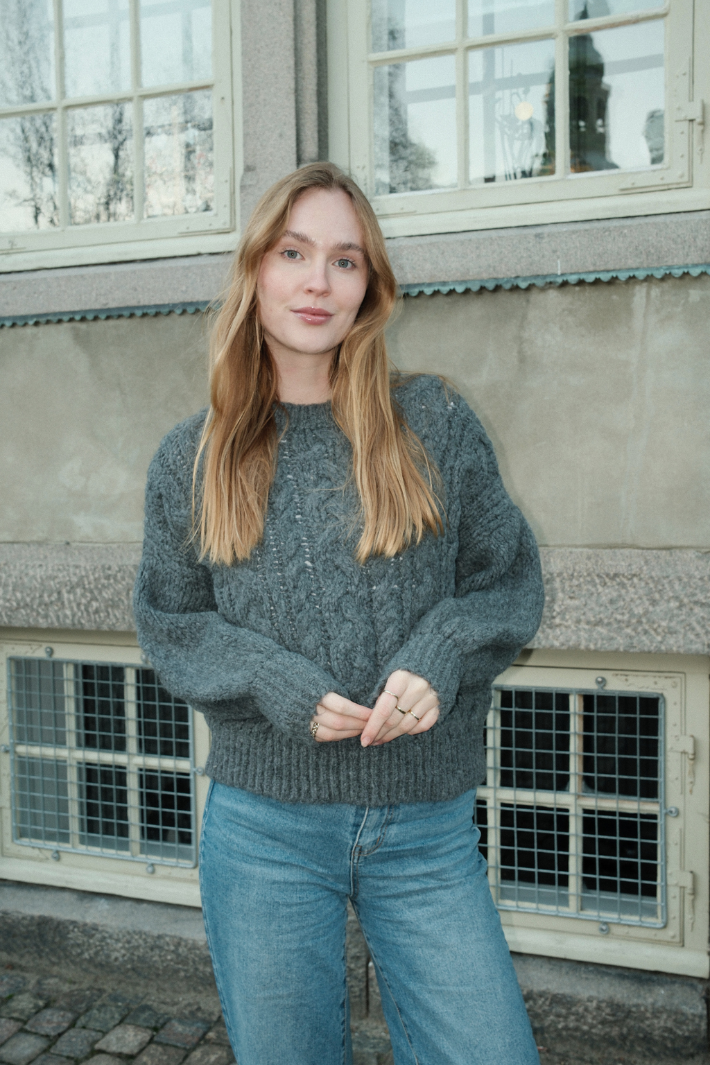 Emma Cable Knit - Keskiharmaa