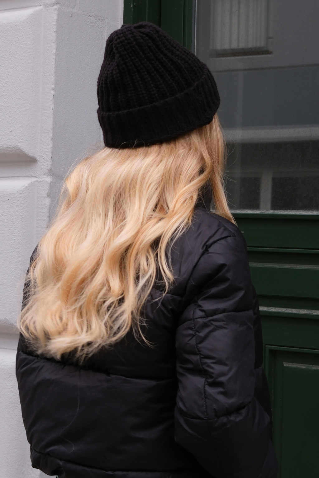 Ribbed Beanie - Musta