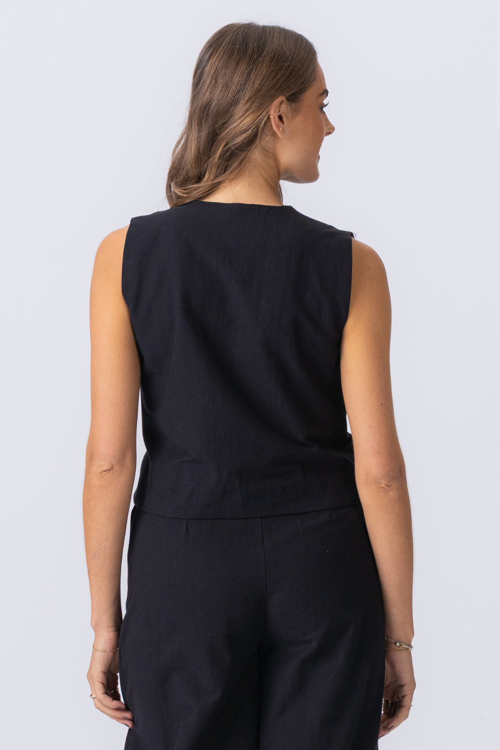 Melissa Livi - Musta