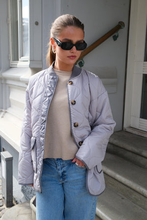 Tikattu lohkotakki - harmaa