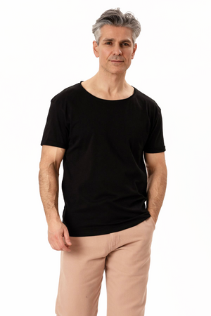 Syvä kaula -t -paita - musta