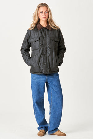 Ella Quiltet -takki - musta