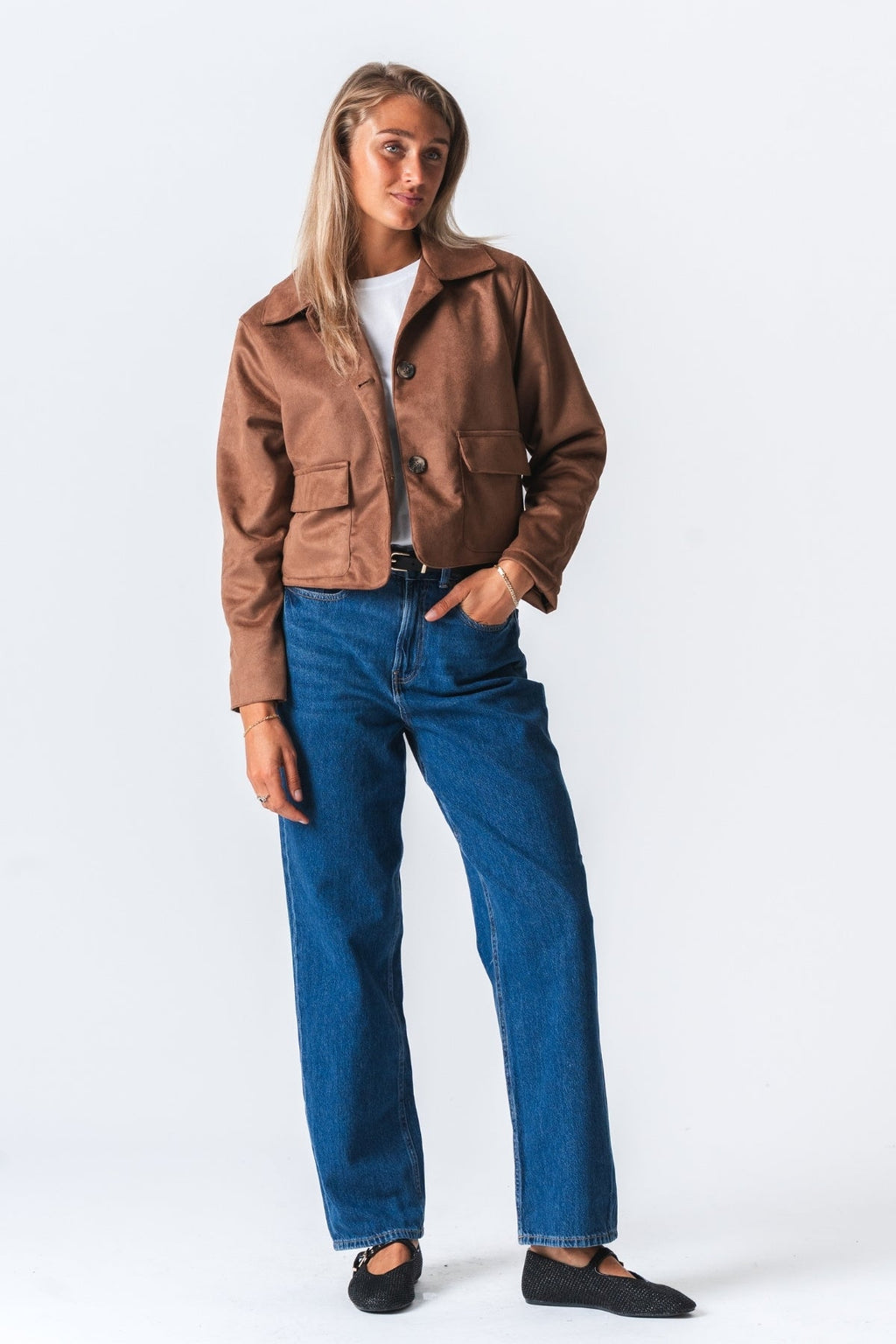 Nelly lyhyt takki - ruskea