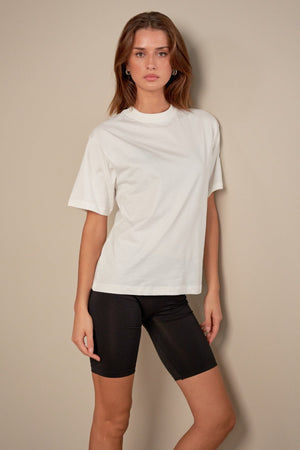 Takki Shorts Saumaton - musta