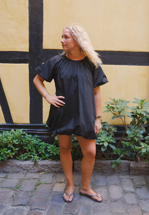 Hazel mekko - musta
