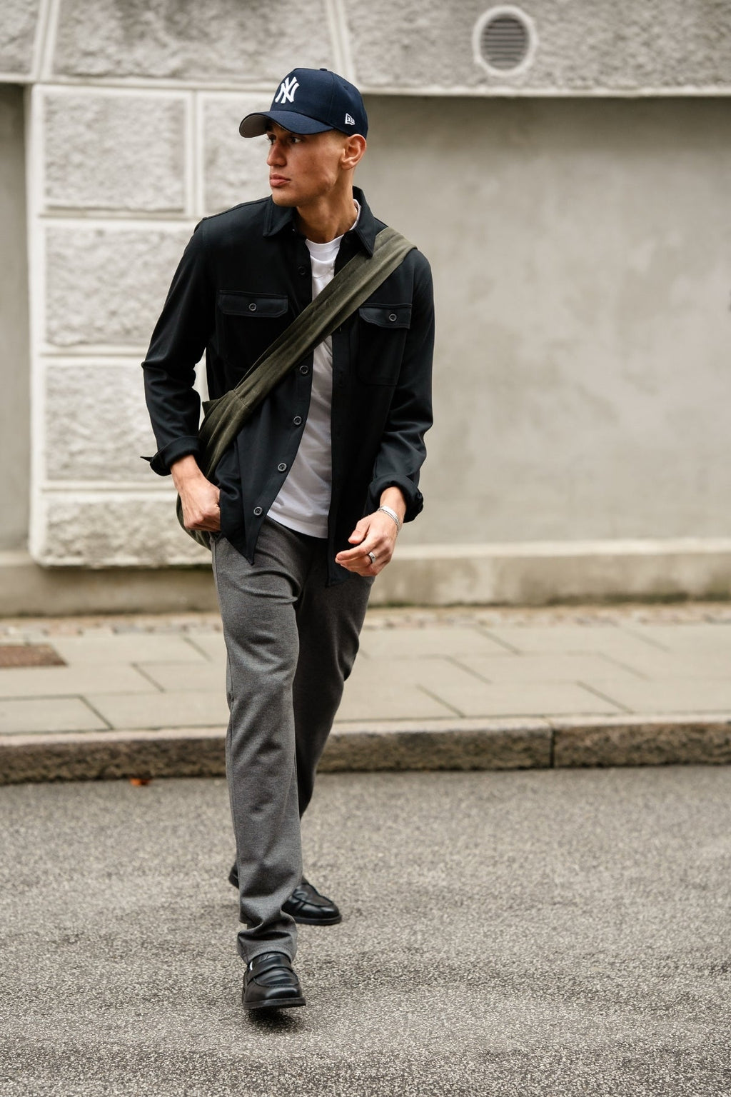 Performance Regular Ylipakkaus - musta