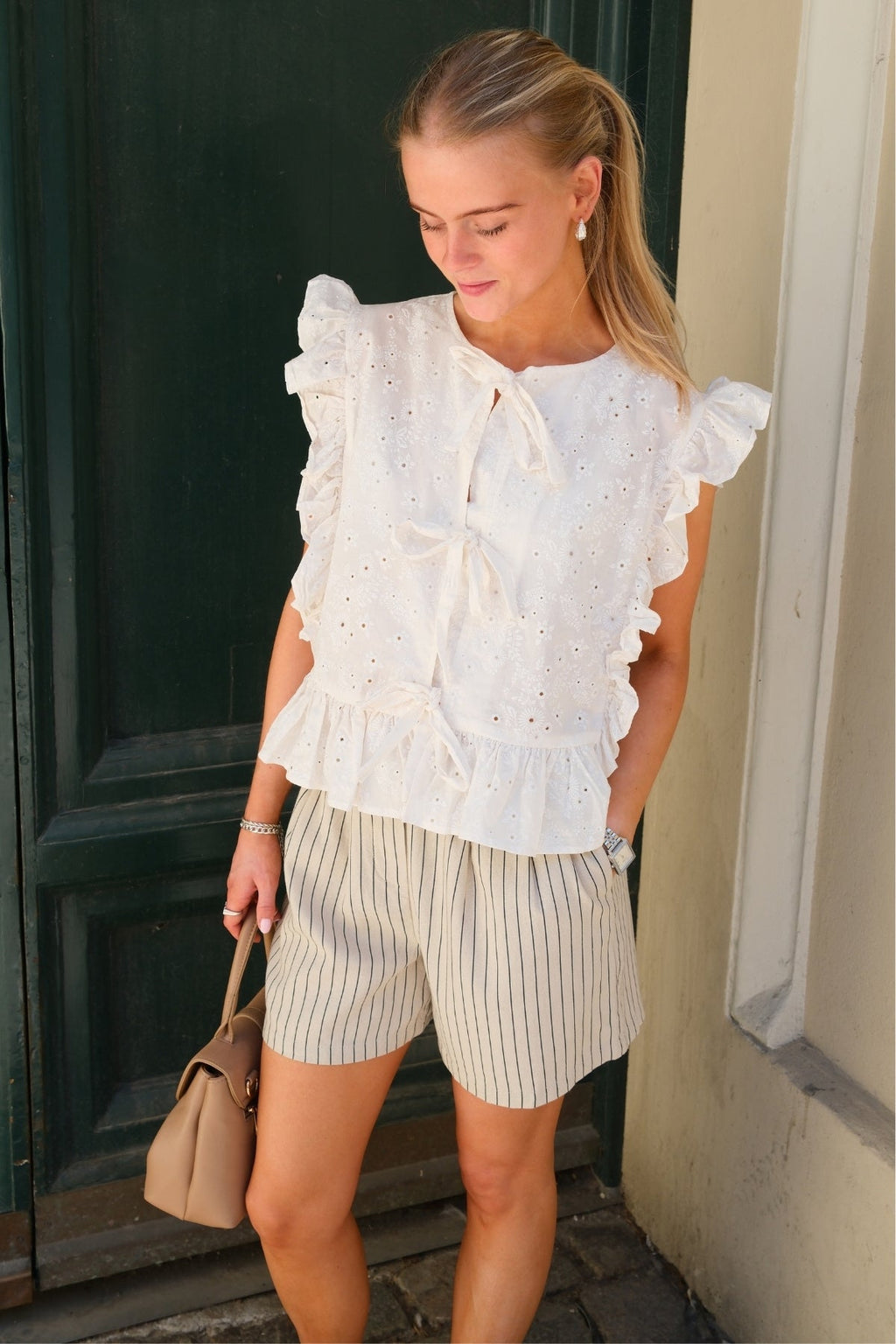 Jesmilo Shorts - Hopeavuori