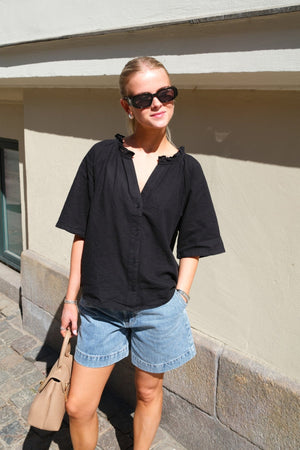 Linn Frill Top - Musta