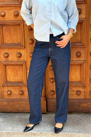 Alkuperäinen esitys leveät farkut - tummansininen farkku