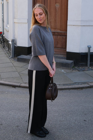 Berliinin MW Wide Panel Pant - Musta