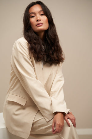 Ylisuuret puku (beige) - pakettikauppa