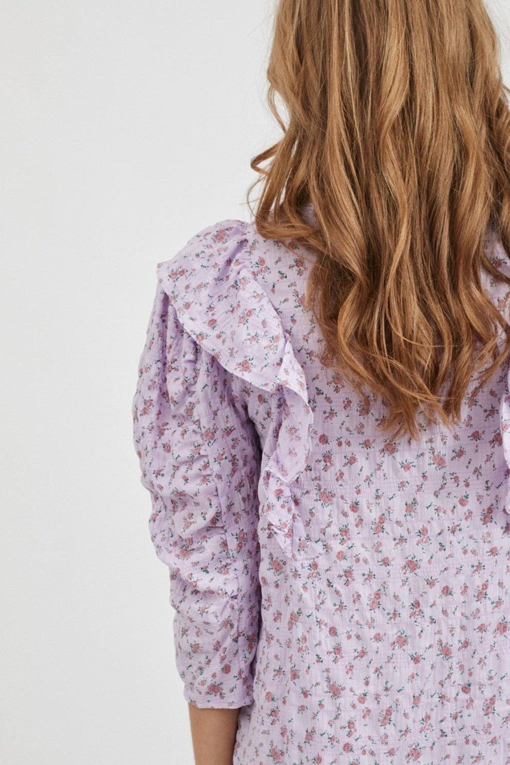 Yksinäinen pitkähihainen mekko - vaaleanpunainen