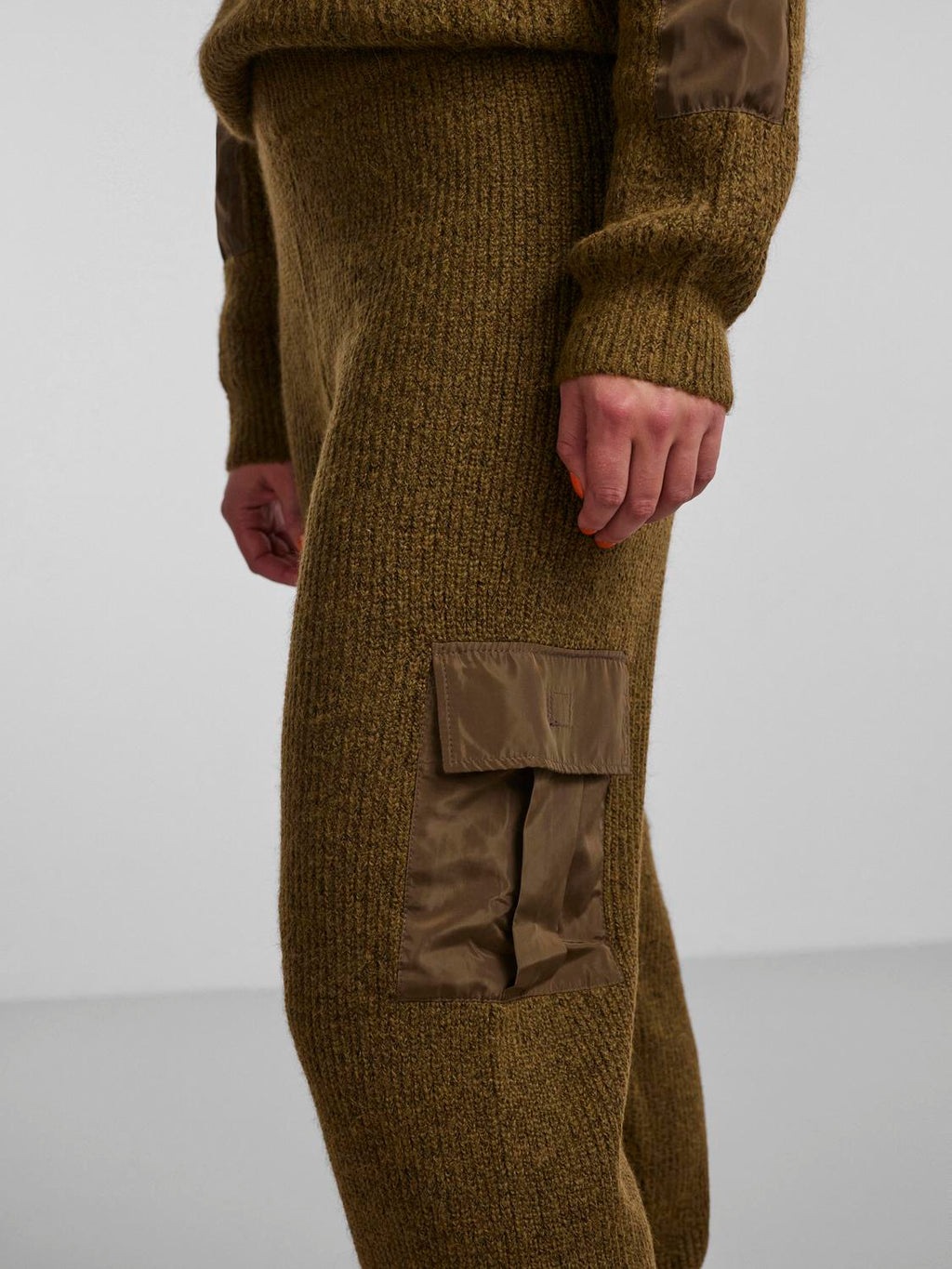 Nauran neulotut housut - kuusen vihreä