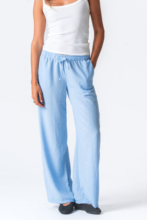 Lilly Pants + Lilly -paita (vaaleansininen) - Pakkauskauppa