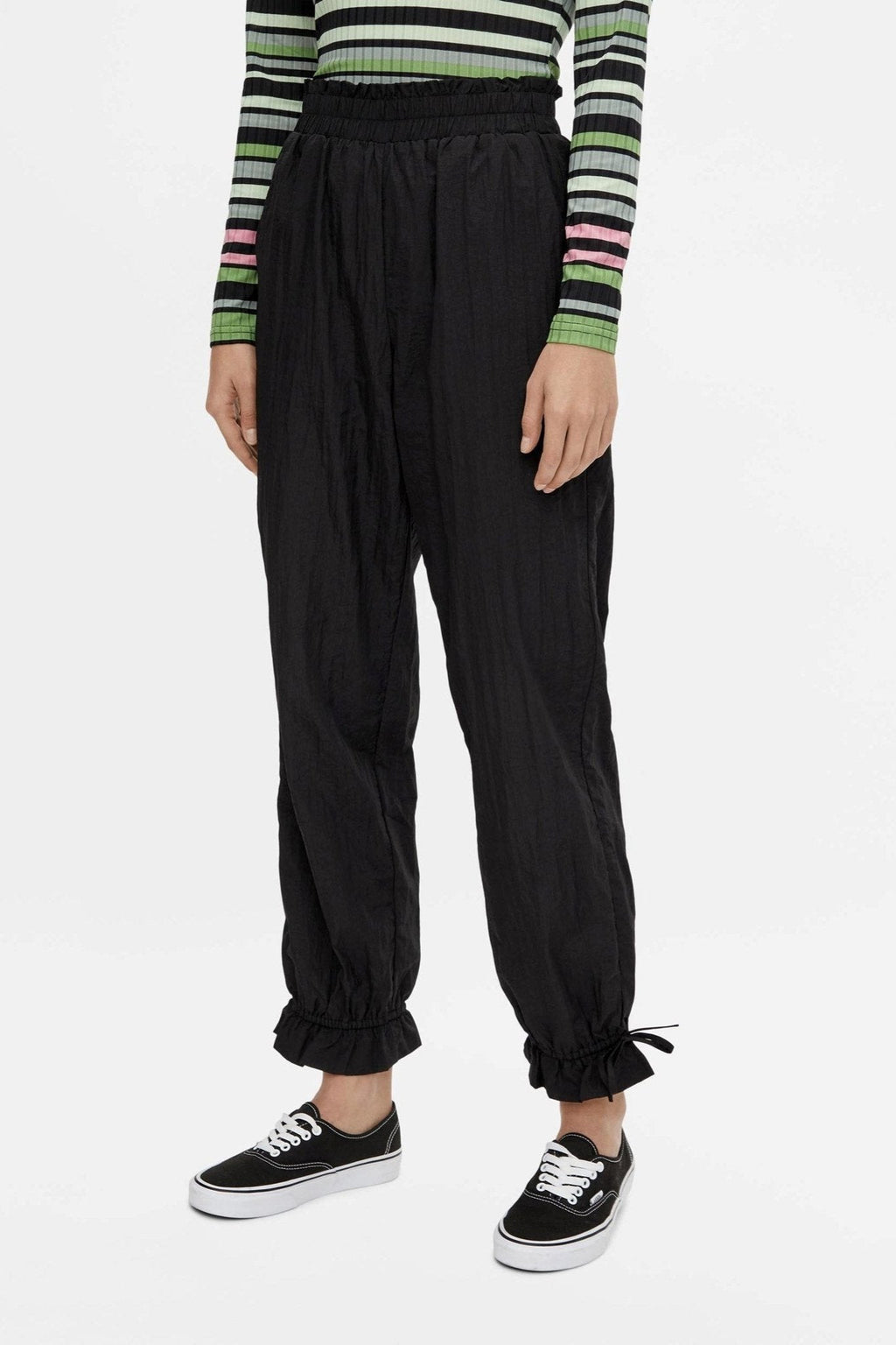 Silenan korkea vyötärö housut - mustat