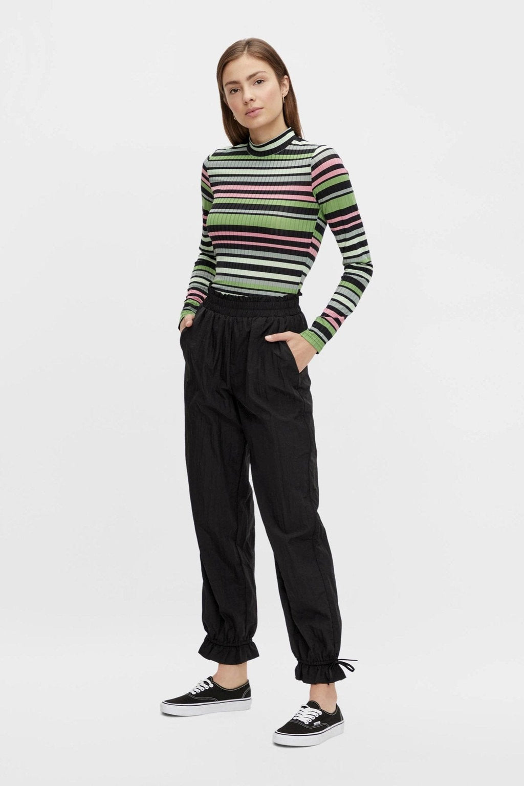 Silenan korkea vyötärö housut - mustat