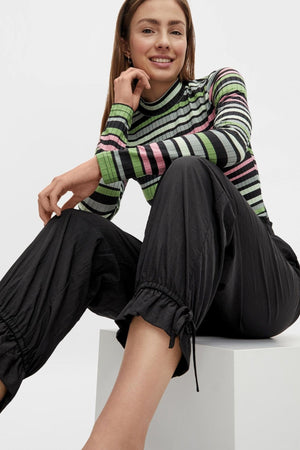 Silenan korkea vyötärö housut - mustat