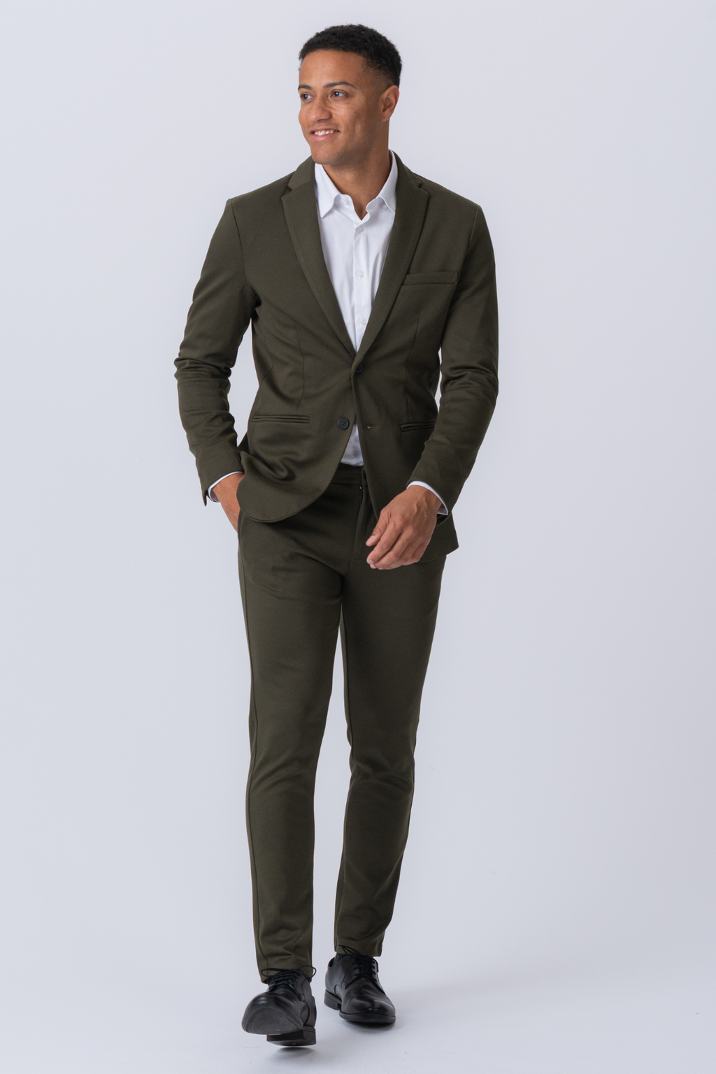 The Original Performance Suit™️ (tummanvihreä) + solmio - pakettitarjous