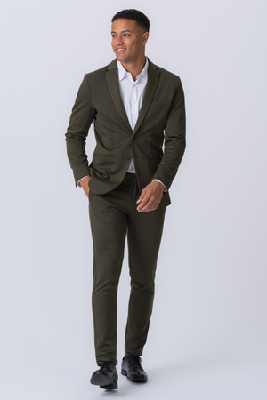 The Original Performance Suit™️ (tummanvihreä) + solmio - pakettitarjous