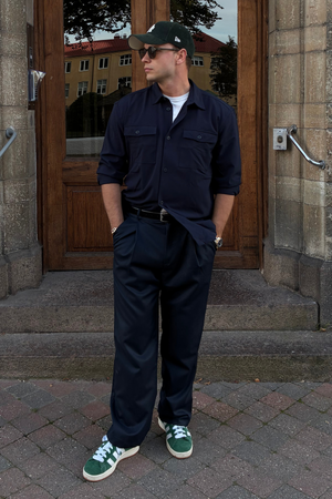 Chris Overihi - tumma laivasto