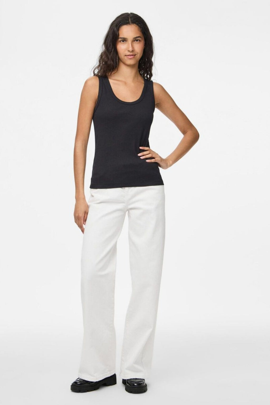 May Tank Top - Musta