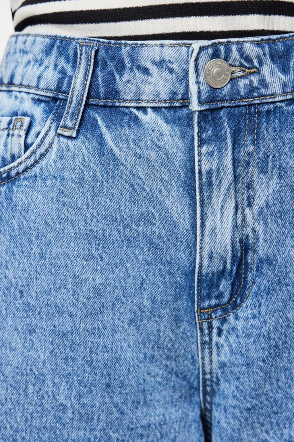 Sky Denim Jorts - Keskimääräinen sininen farkku