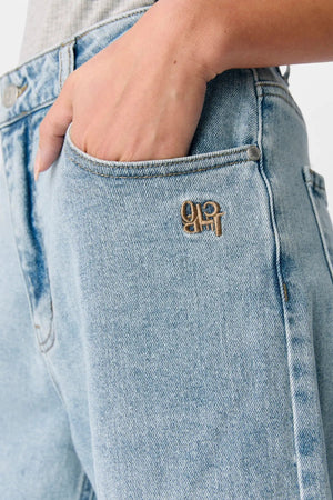 Isra Bermuda Shorts - Keskikokoinen farkku