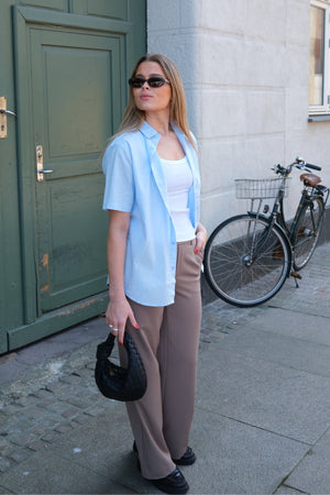 Lyhyen hihan pellavapaita - vaaleansininen