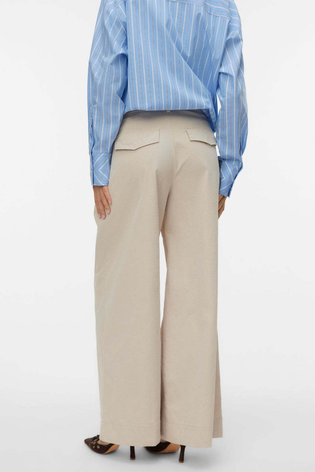 Meng MidWaist ryppyiset leveät housut - sementti