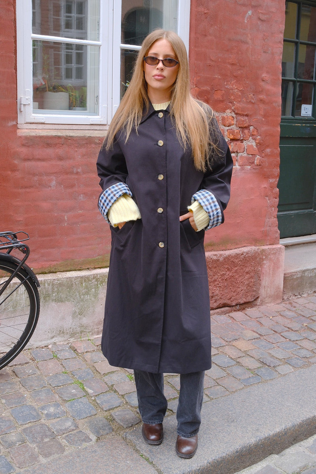 Livia Trenchcoat - musta