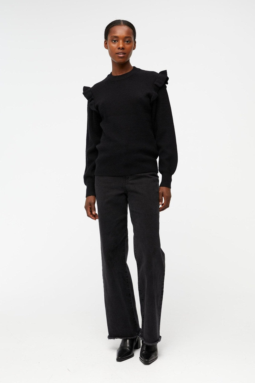 Malena Ruffle Pullover - Musta