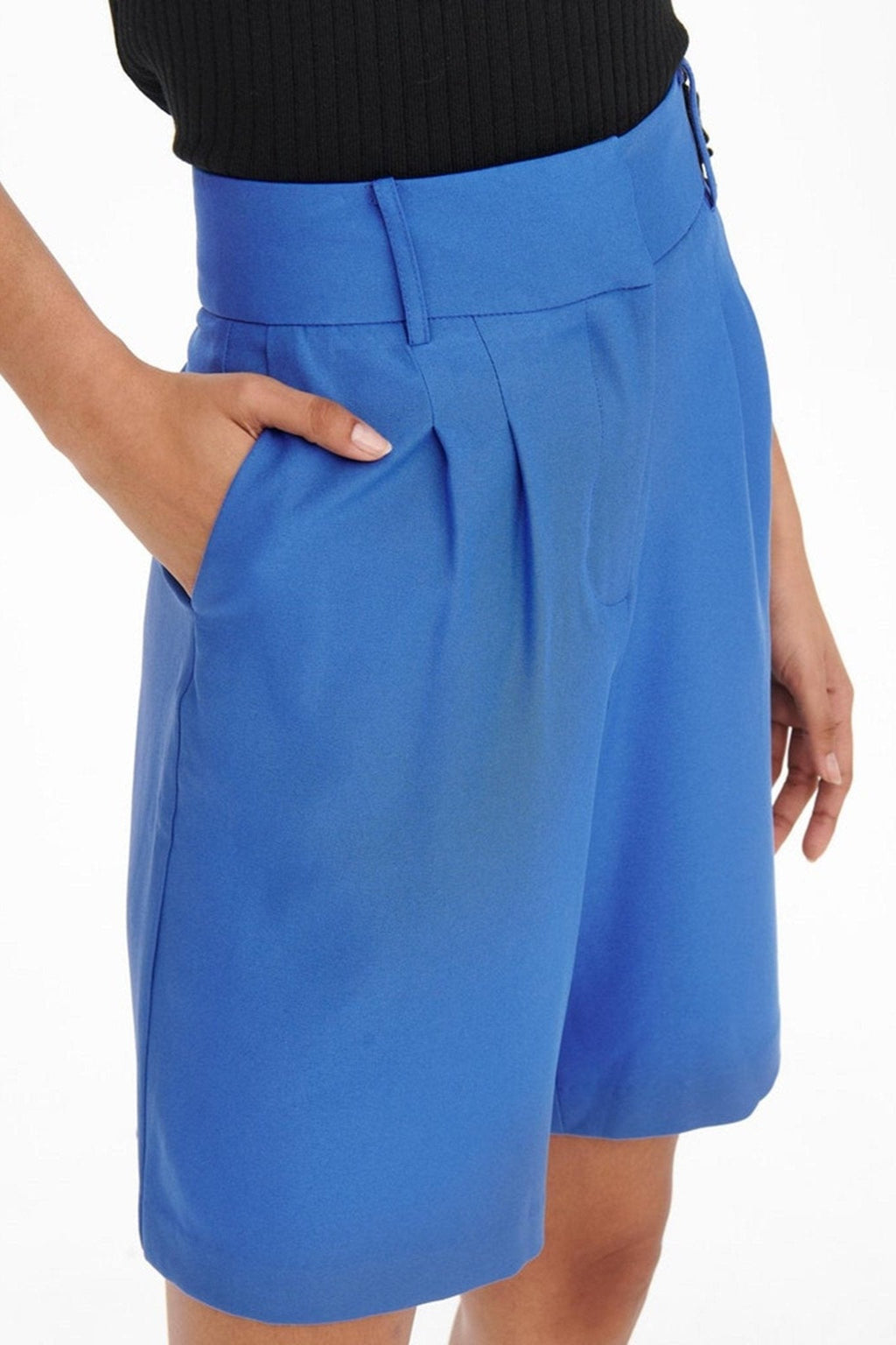 Violetti shortsit - Vahva sininen