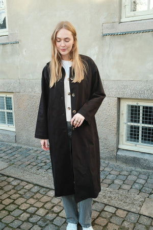 Carla Trenchcoat - musta