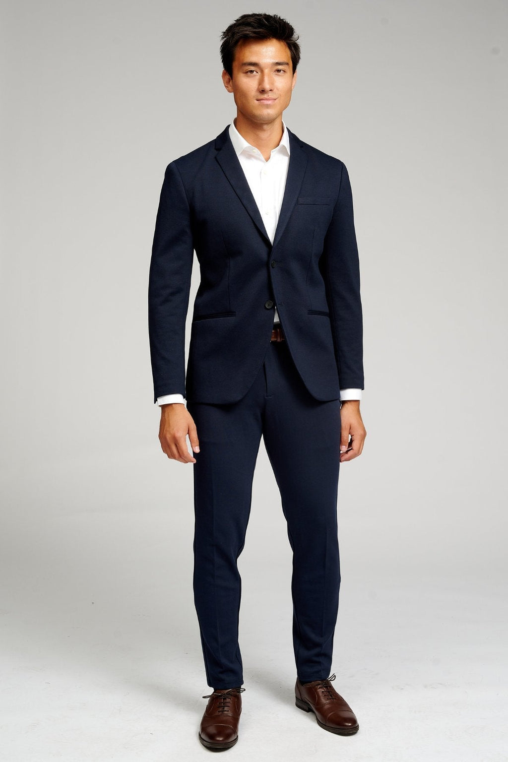 The Original Performance Suit™️ (Navy) + paita ja solmio - pakettitarjouspalvelu