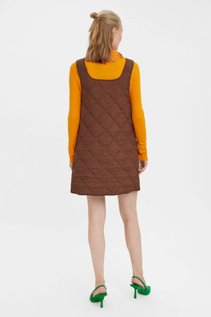 Val Spencer -mekko - Karaf