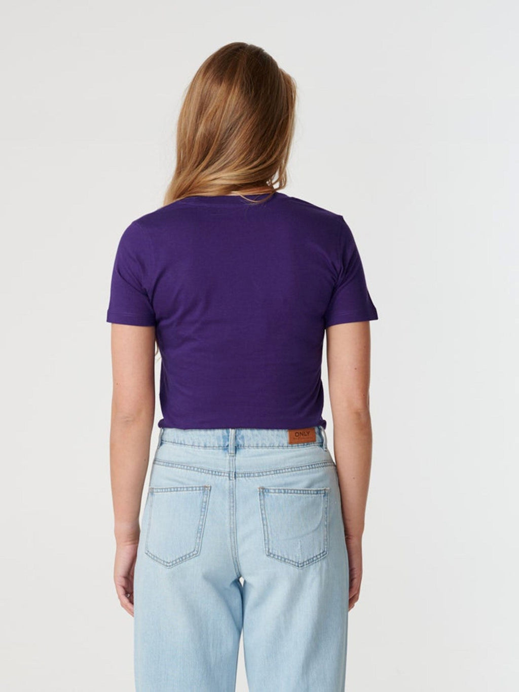 Asennettu t-paita-violetti