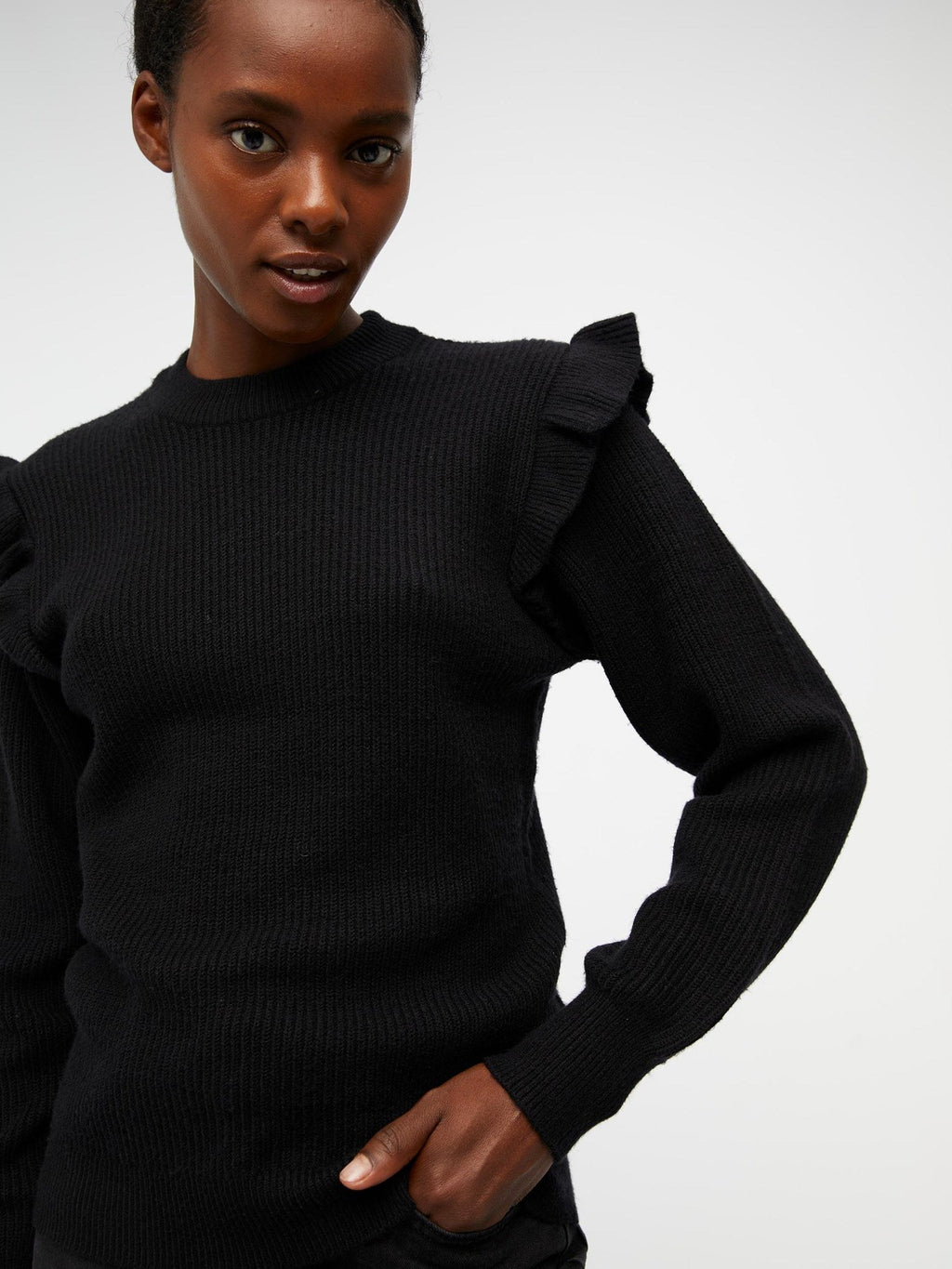 Malena Ruffle Pullover - Musta