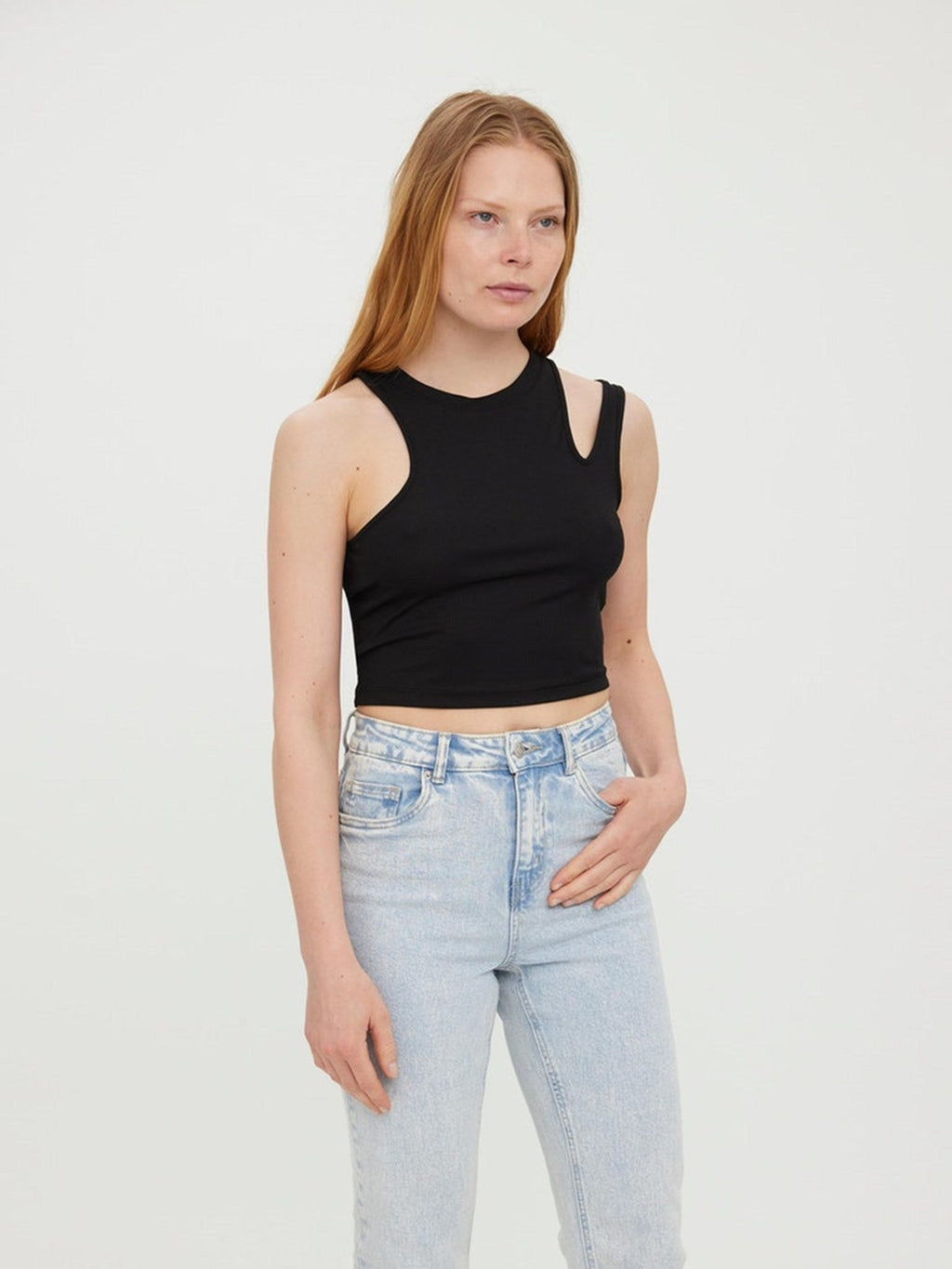 Ofelia Neia Tank Crop Top - Musta