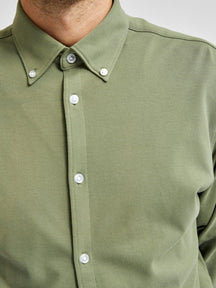 Slim Fit -paita orgaanisessa puuvillassa - vihreä